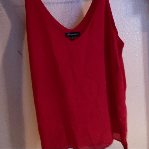 Red top - Picture 2 of 3